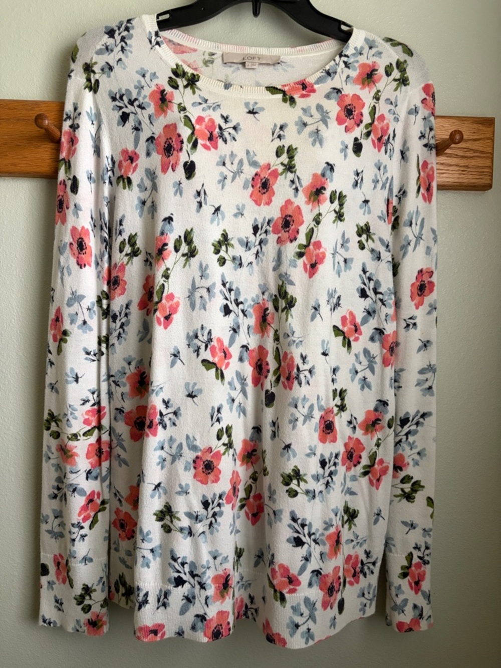 LOFT White Floral Knit Top with Pink & Blue Blooms